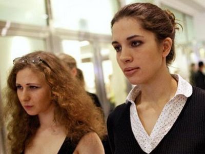 Мария Алехина и Надежда Толоконникова. Фото: irek-murtazin.livejournal.com Мария Алехина и Надежда Толоконникова. Фото: irek-murtazin.livejournal.com