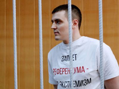 Александр Соколов в Тверском райсуде, 10.8.17. Фото: vedomosti.ru Александр Соколов в Тверском райсуде, 10.8.17. Фото: vedomosti.ru